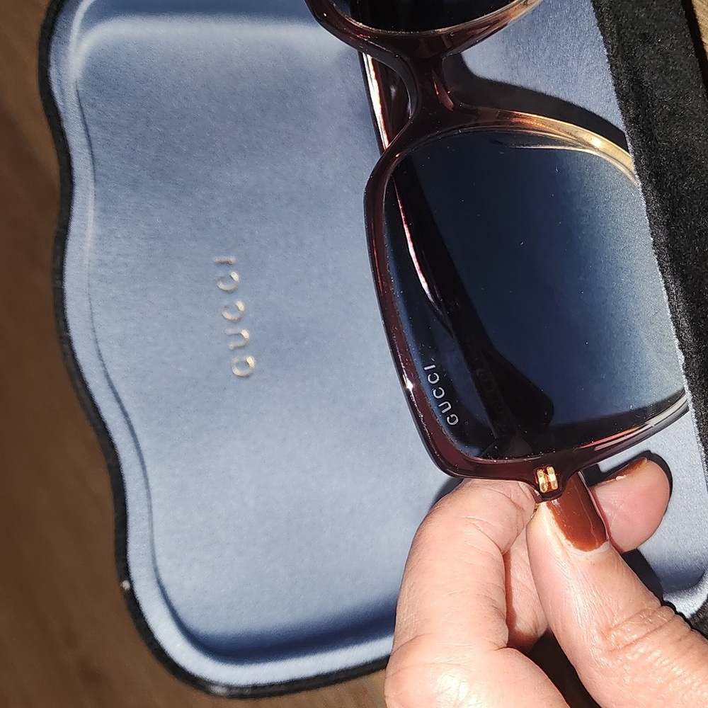 Gucci Women's Gradient Burgandy Sunglasses - Picture 6 of 7